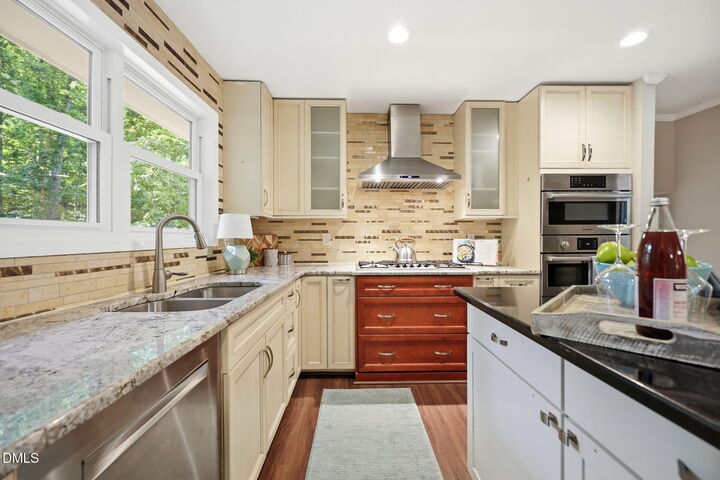 Property Photo: 805 Ellynn Drive NC 27511