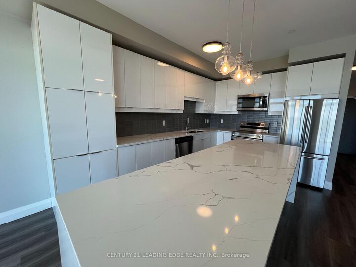Property Photo:  549 Fanshawe Park Road W 1703  ON N6G 0Y8 