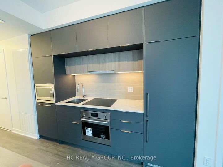 Property Photo:  185 Alberta Avenue 708  ON M6C 0A5 