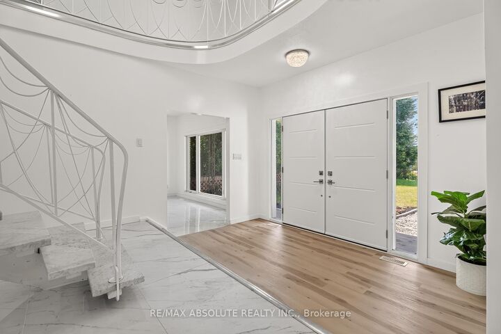 Property Photo: 1444 Normandy Crescent ON K2C 0N6