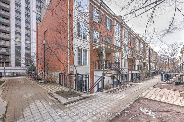 Property Photo: 3 Everson Drive 679 ON M2N 7C2