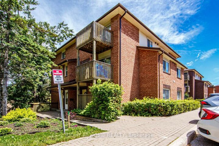 Property Photo: 23 Meadow Lane 3 ON L4N 7K3