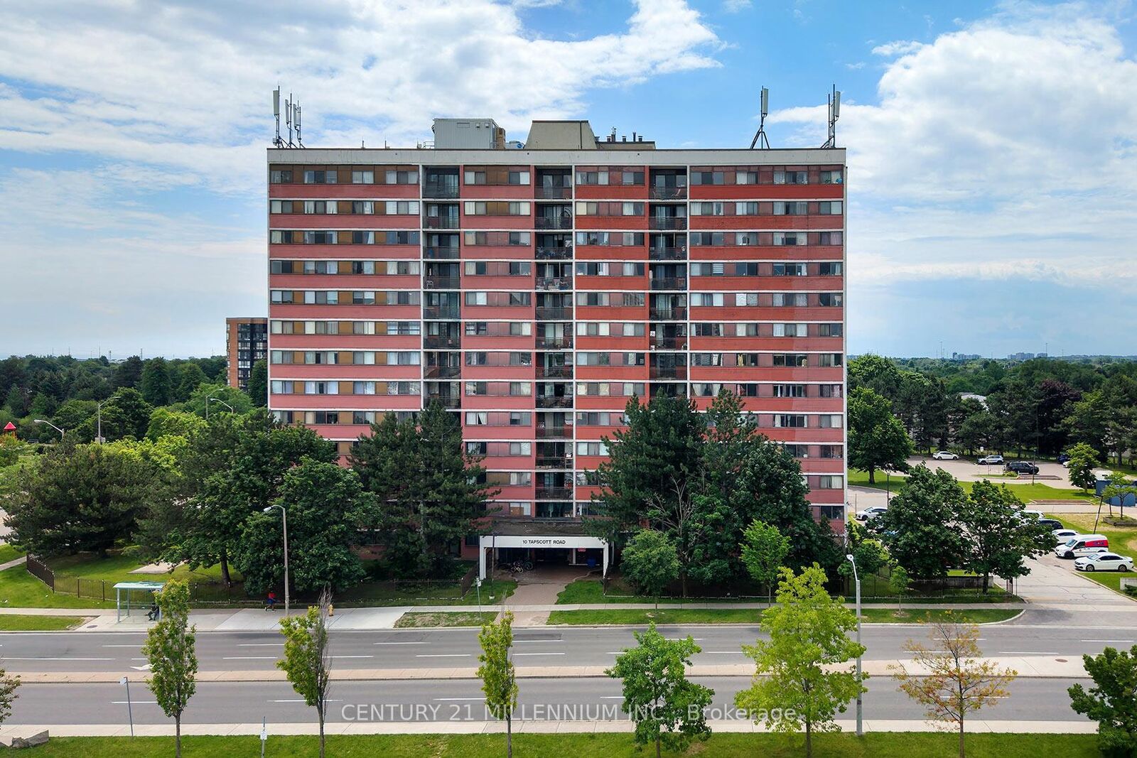Photo de la propriété: 10 Tapscott Cross 210 ON M1B 3L9