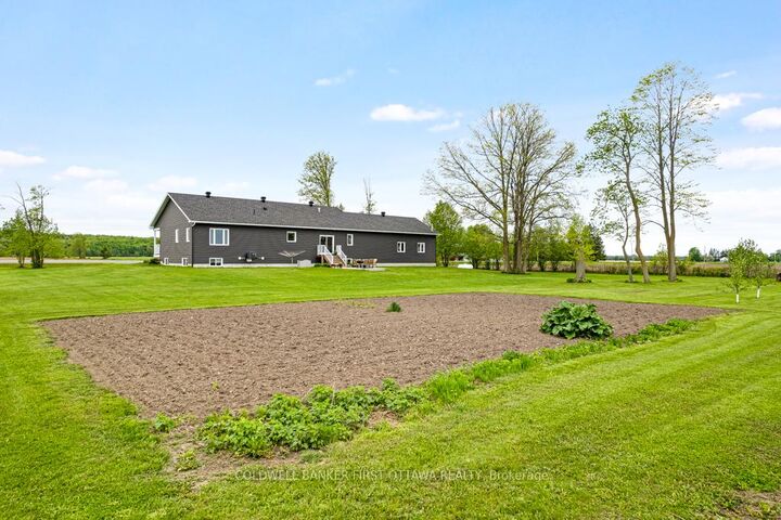Property Photo: 800 Waba Road ON K0A 2X0