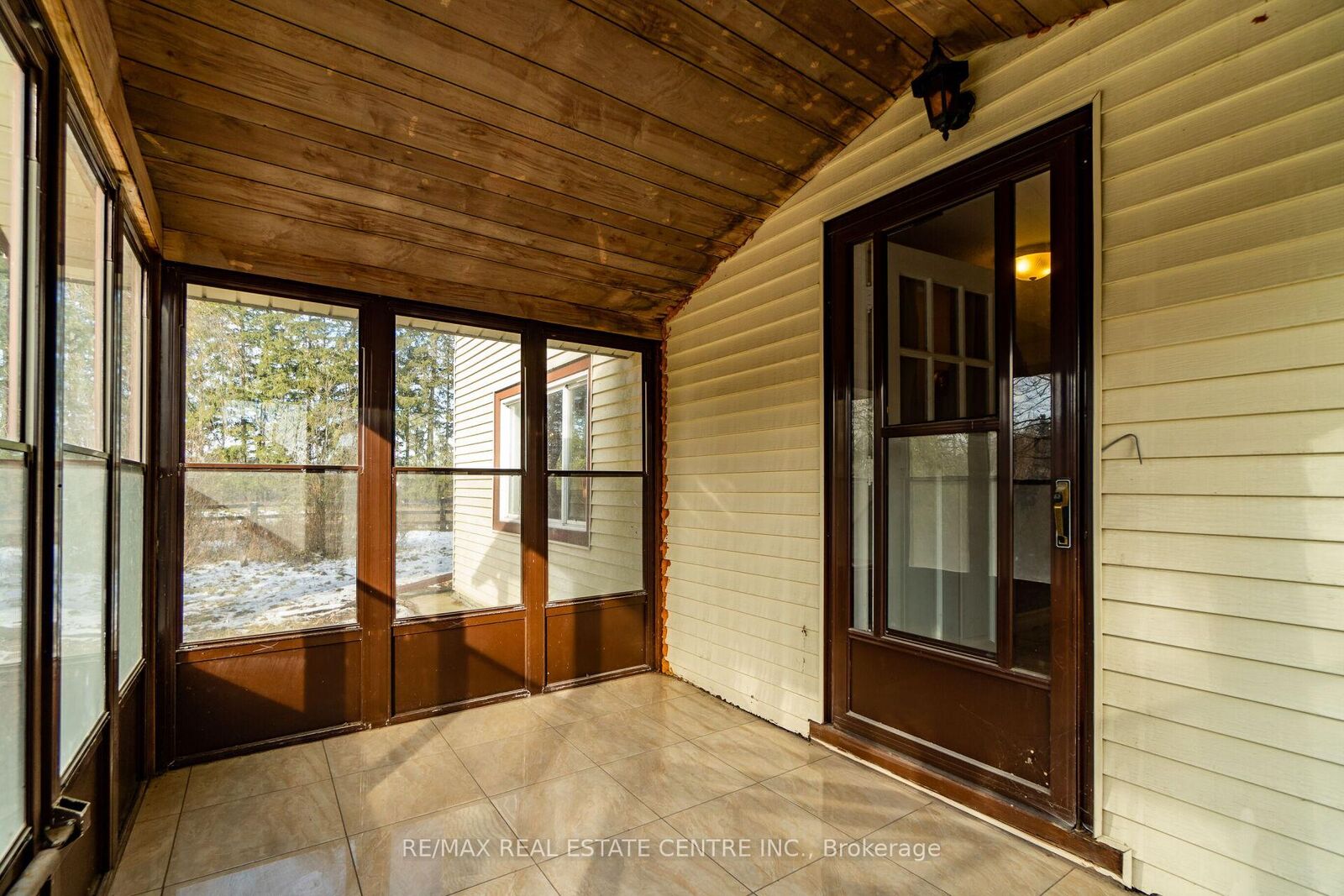 Property Photo: 8681 Canyon Road ON L0P 1B0