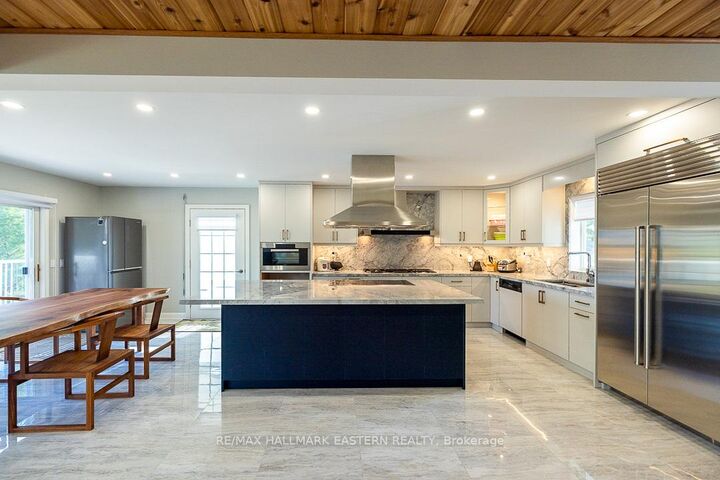 15 Oakridge Drive — photo 1
