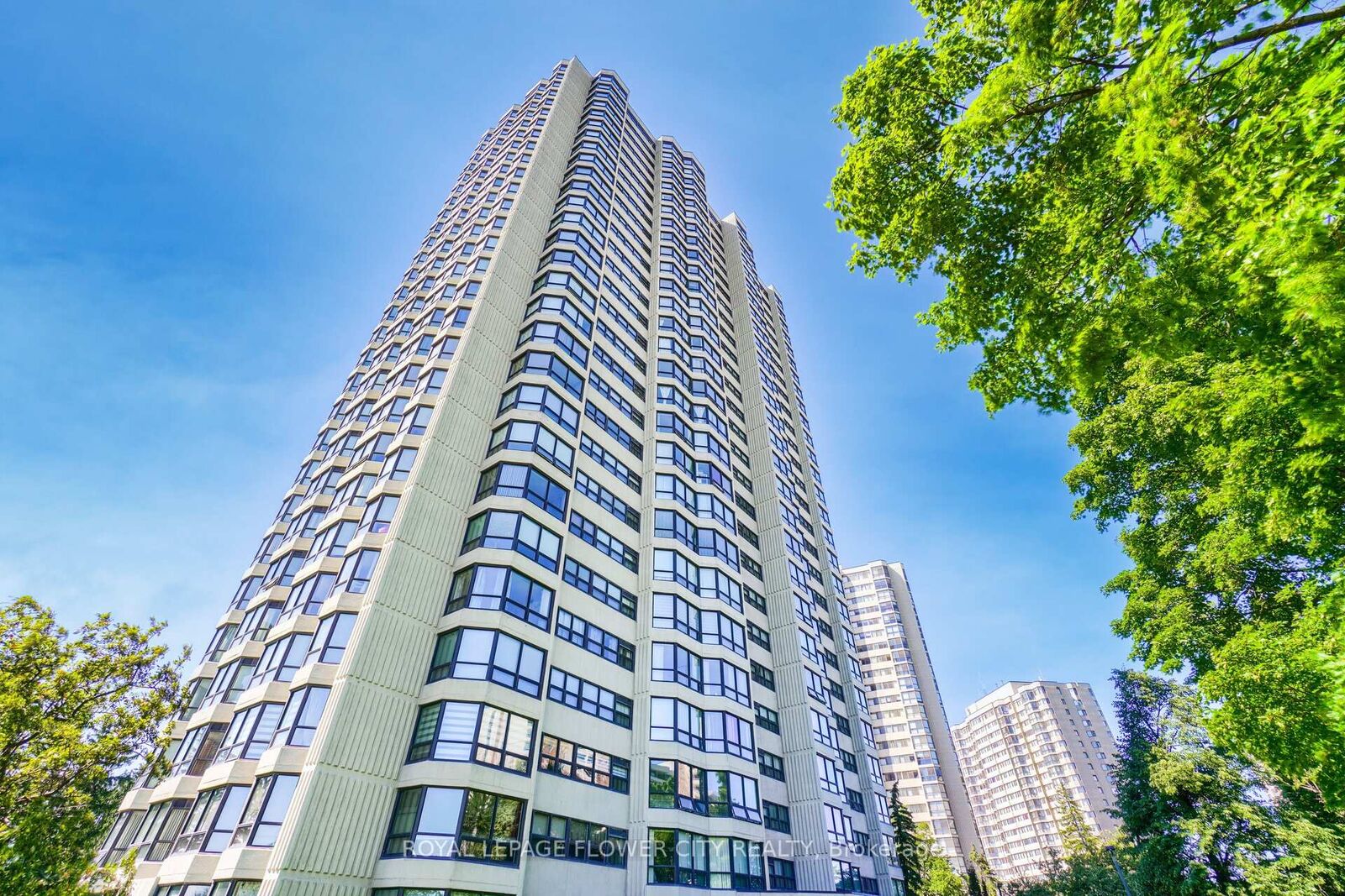 Property Photo: 8 Lisa Street 307 ON L6T 4S6