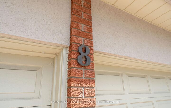 Property Photo: 8 Granada Court ON L3T 4V4