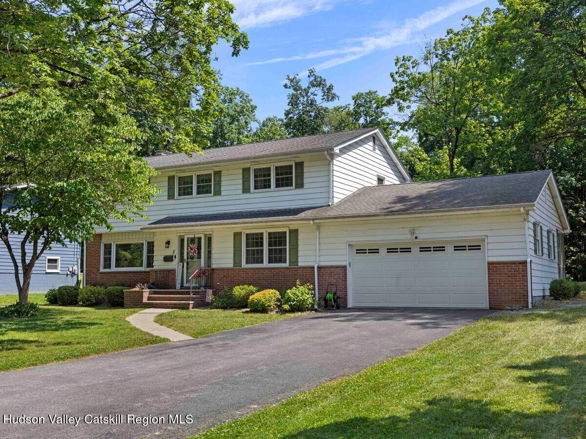 Property Photo:  5 Santa Anna  NY 12603 