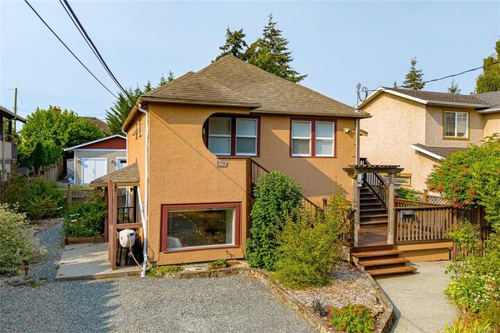Property Photo:  367 Vincent Ave  BC V9A 2G8 