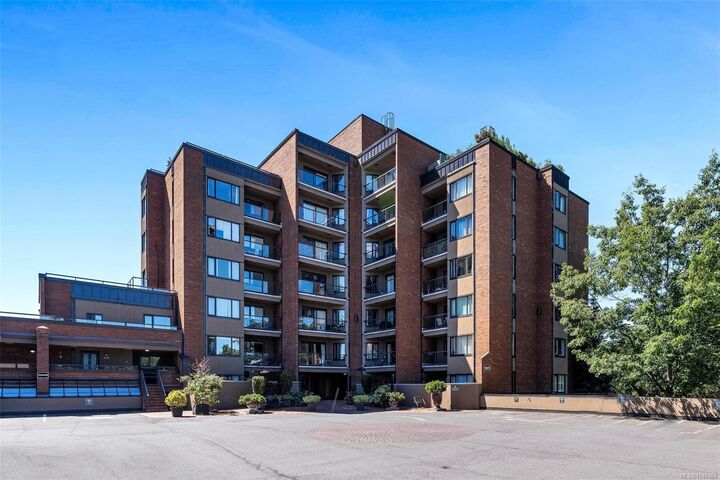 Property Photo: 105 Gorge Rd E #304 BC V9A 6Z3