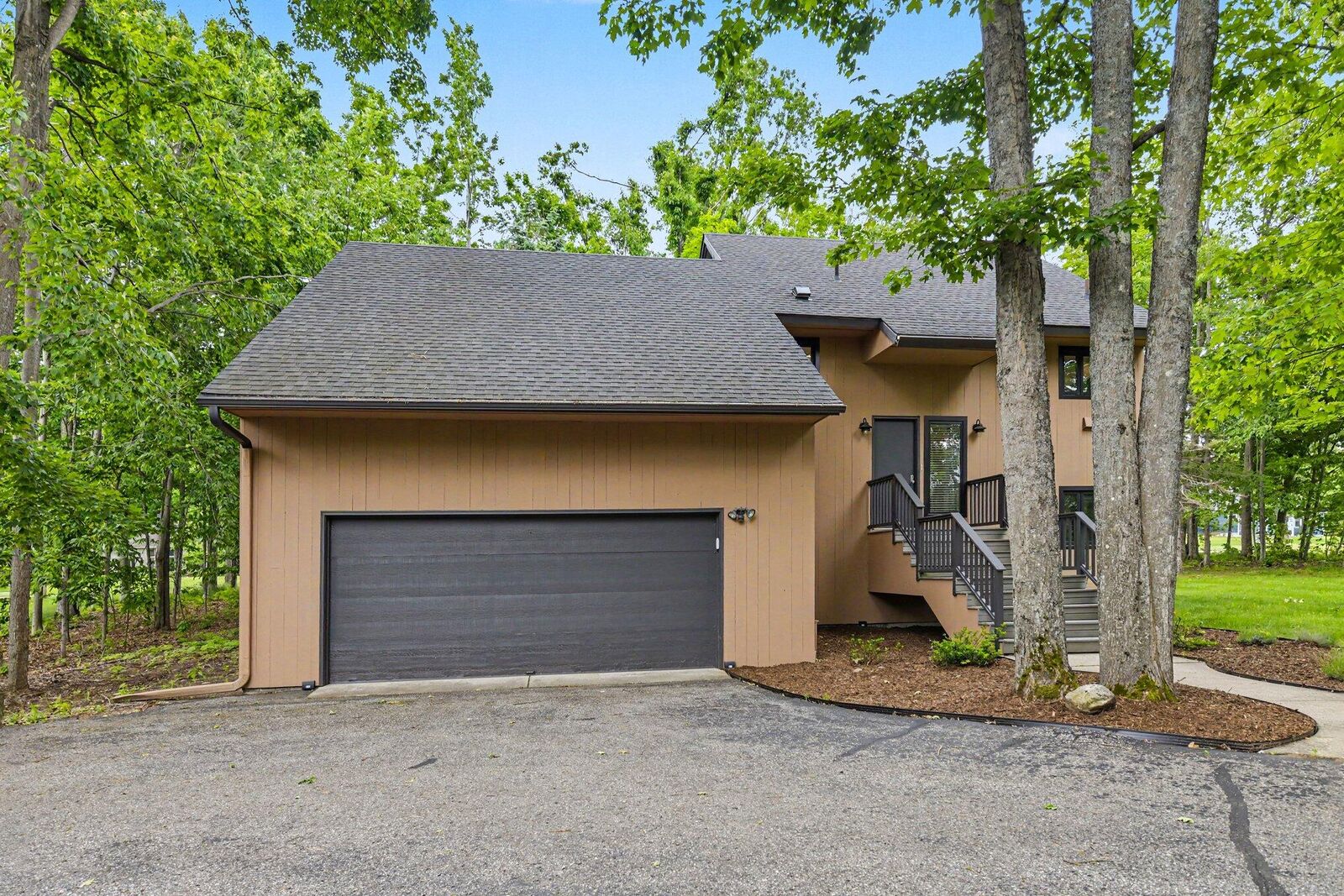 Property Photo: 2096 Pinecrest Street MI 49740