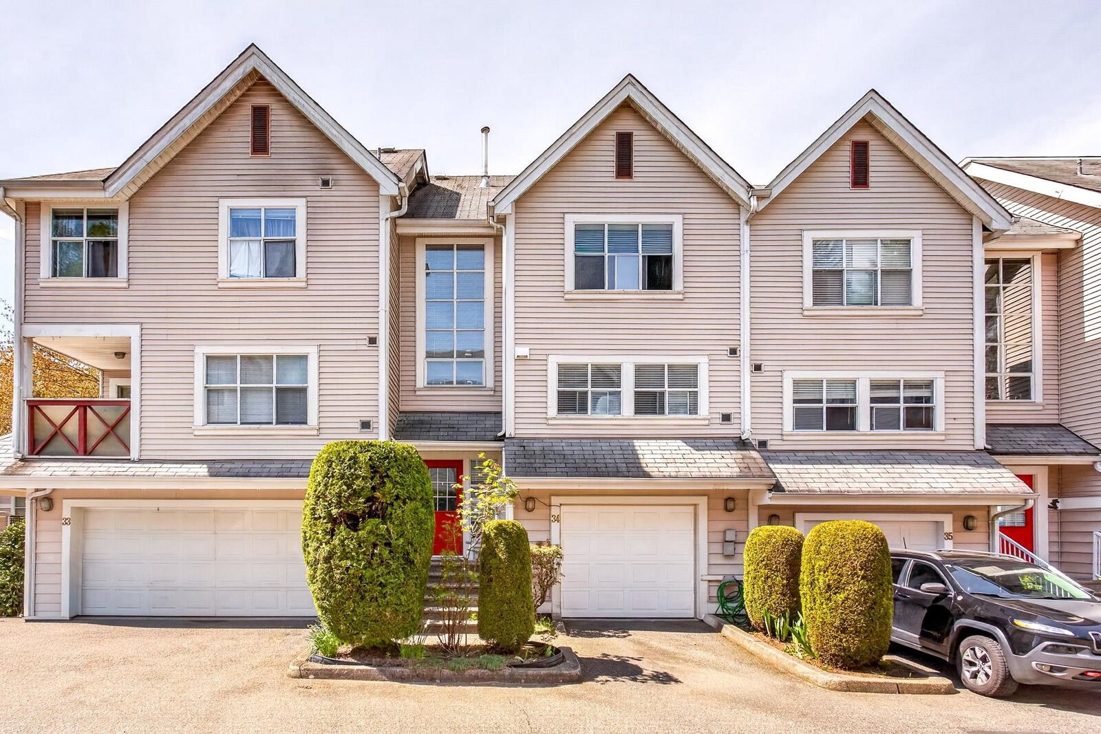 Property Photo: 2450 Hawthorne Avenue 34 BC V3C 6B3