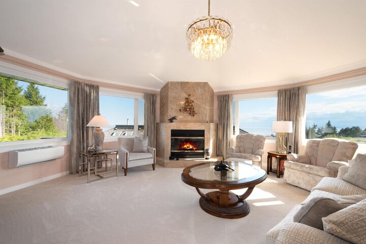 Property Photo: 4228 Rockridge Crescent BC V7W 1B1