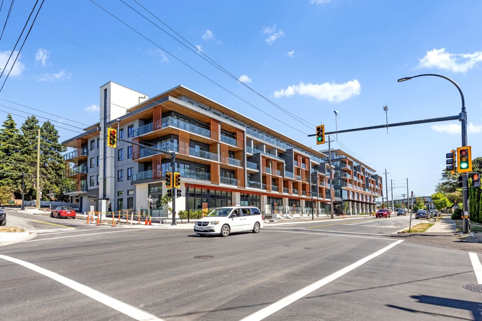 Property Photo: 422 E 3rd Street 401 BC V7L 0K1