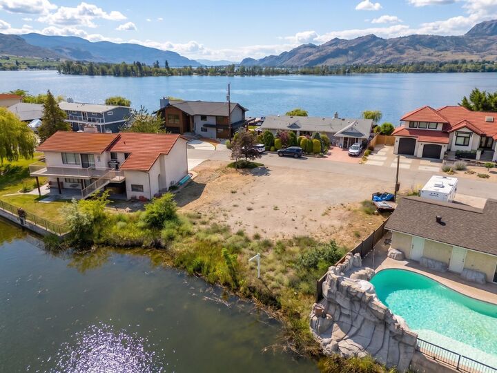 Property Photo: 54 Harbour Key Drive BC V0H 1V3