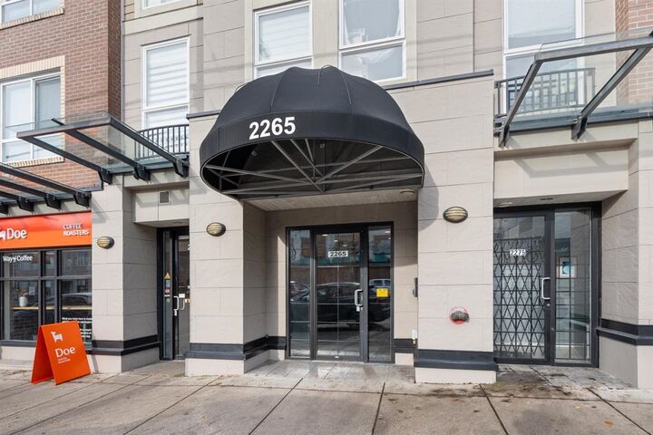 2265 E Hastings Street Ph18 — photo 1
