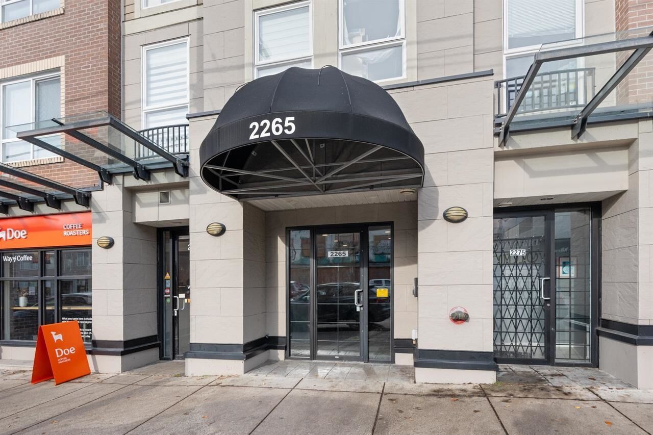 Property Photo:  2265 E Hastings Street Ph18  BC V5L 1V3 