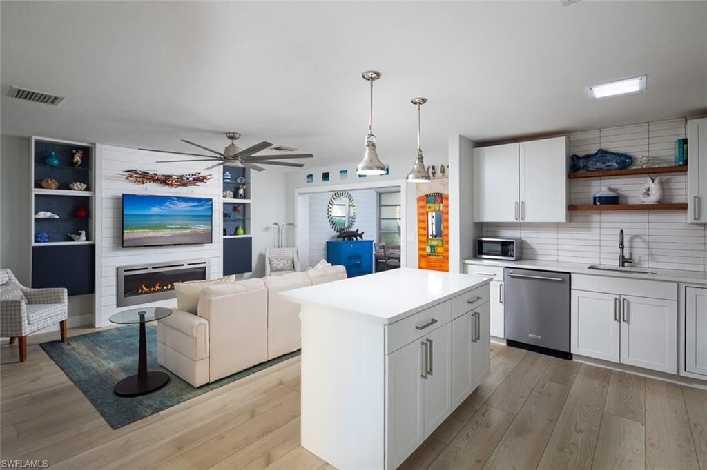 Property Photo:  4171 Lakewood Blvd E-25  FL 34112 