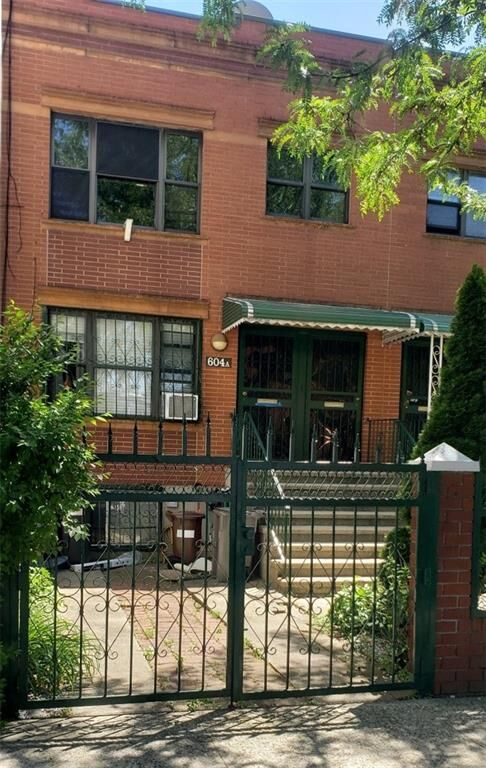 Property Photo:  604A Kosciuszko Street  NY 11221 