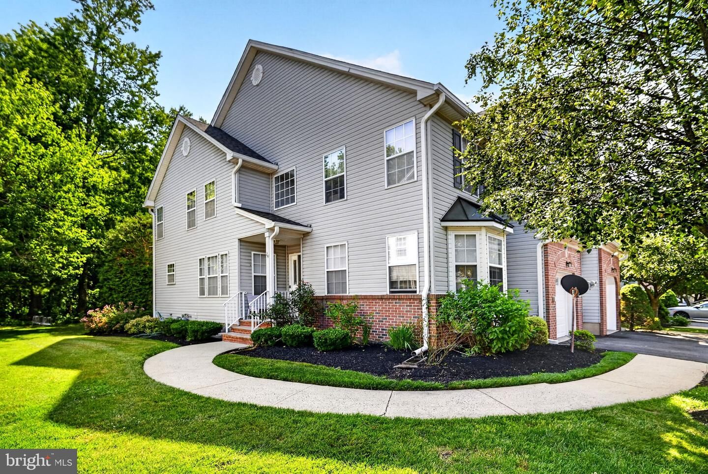 Property Photo:  24 Amy Drive  NJ 08902 