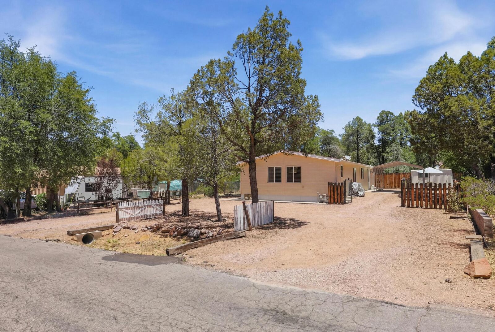 Property Photo:  303 E Sherwood Drive  AZ 85541 