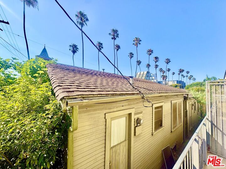 Property Photo:  2005 4th St  CA 90405 