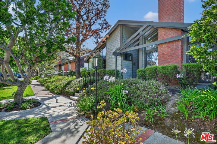 Property Photo:  1331 Avenida De Cortez  CA 90272 