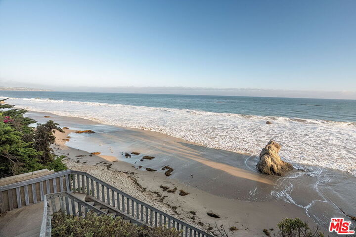 Property Photo: 4908 Bunnie Ln CA 90265