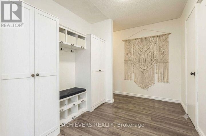 Property Photo:  510 Essa Road 44  ON L4N 7L5 