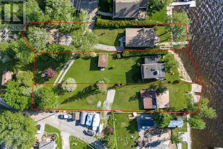 Property Photo:  131 Avenue 4 Avenue  ON K7C 4L7 