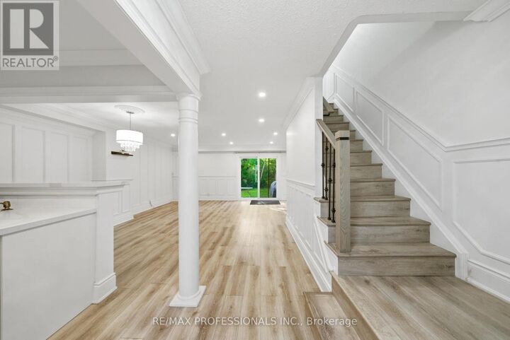 Property Photo:  141 Ripley Court 6  ON L6H 1H2 