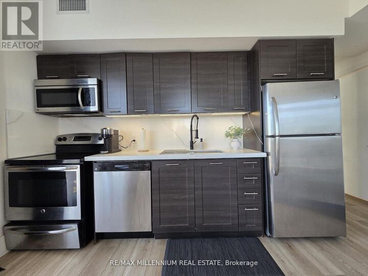 Property Photo:  2212 Lake Shore Boulevard West 3106  ON M8V 1A4 