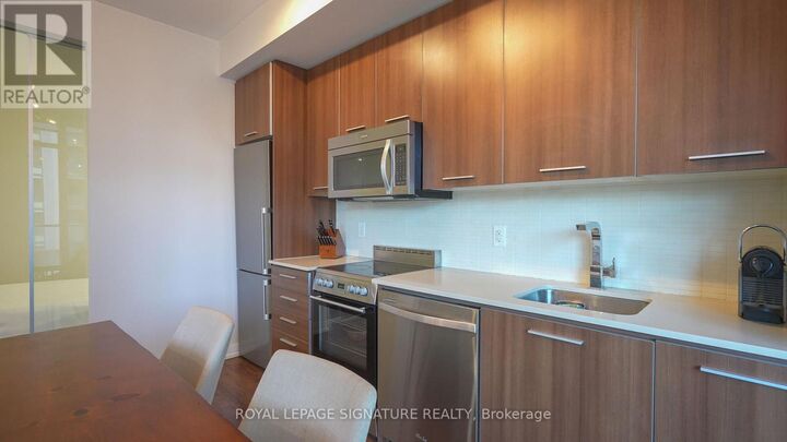 Property Photo: 105 George Street 1214 ON M5A 0L4