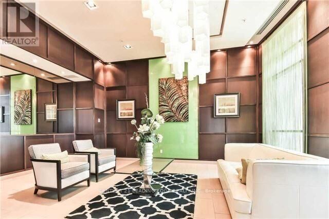 Property Photo:  5740 Yonge Street 504  ON M2M 0B1 