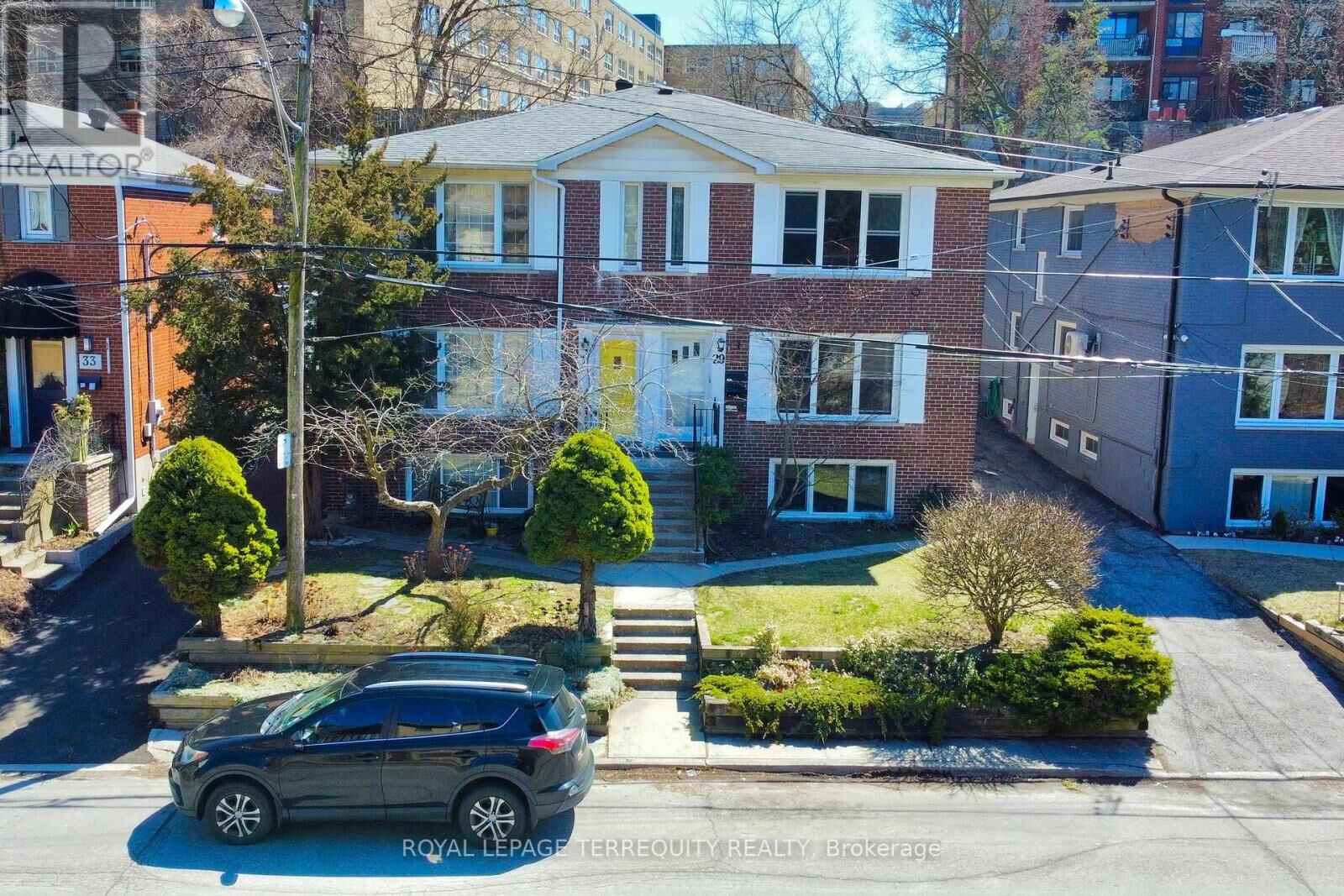 Property Photo:  29 Love Crescent  ON M4E 1V6 