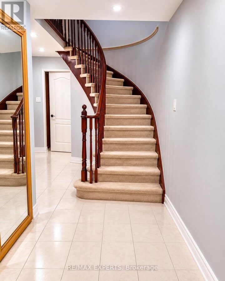 Property Photo:  180 Richvale Drive South  ON L6Z 4L5 