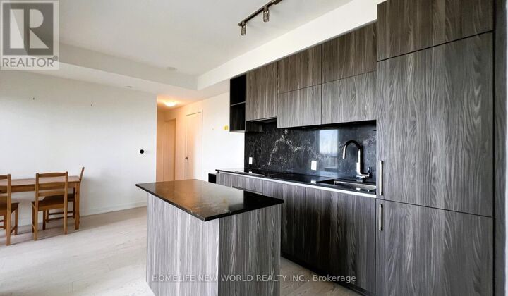 Property Photo:  1 Yorkville Avenue 4608  ON M4W 0B1 