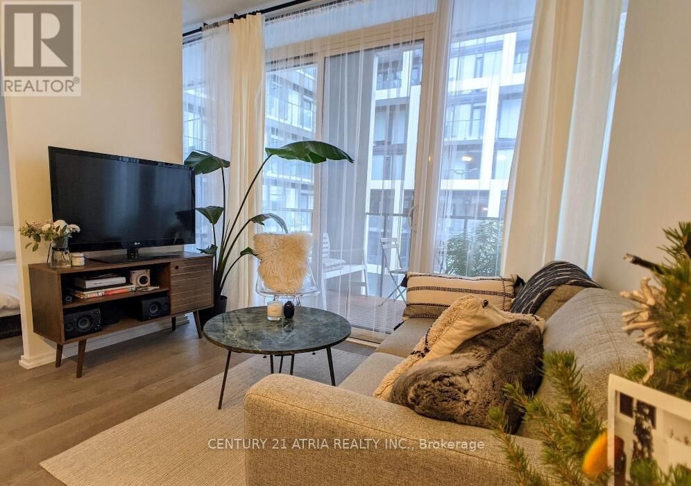 Property Photo:  8 Hillsdale Avenue East 1135  ON M4S 0B2 