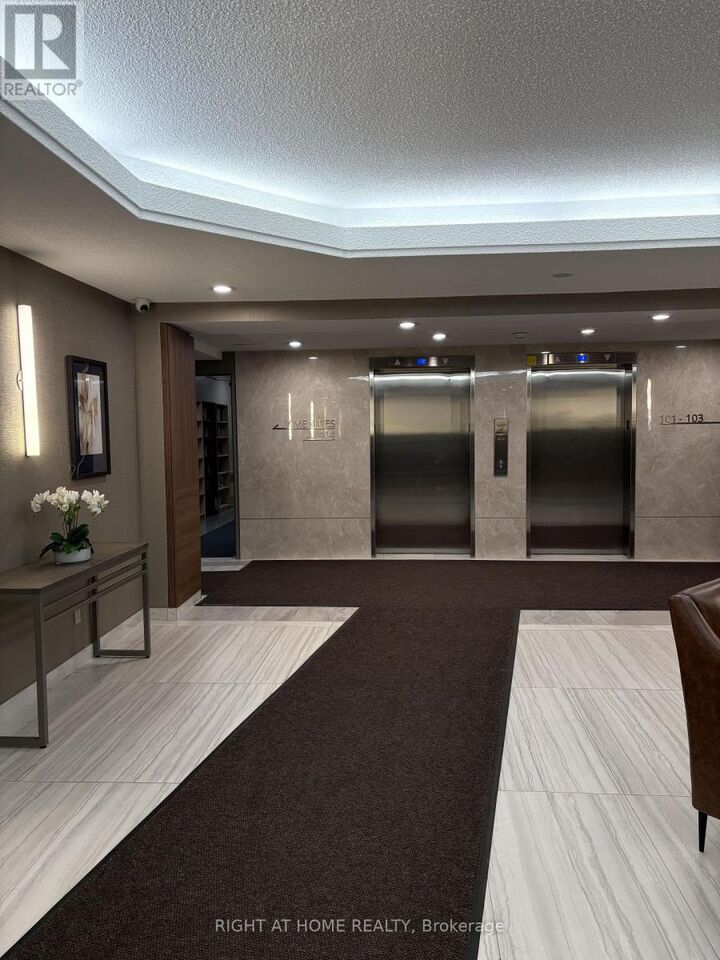 Property Photo:  1111 Bough Beeches Boulevard 606  ON L4W 4N1 