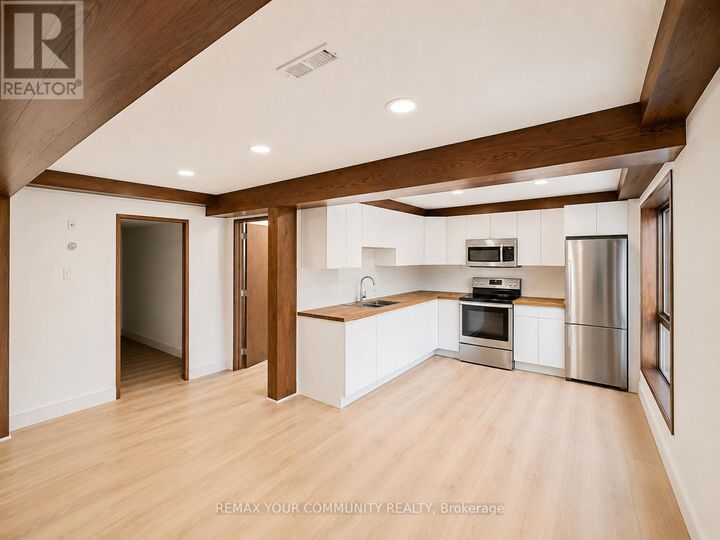 Property Photo:  126 Simonston Boulevard  ON L3T 4L8 
