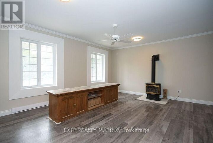 Property Photo: 1429 Meadow Drive 2 ON K4P 1B1