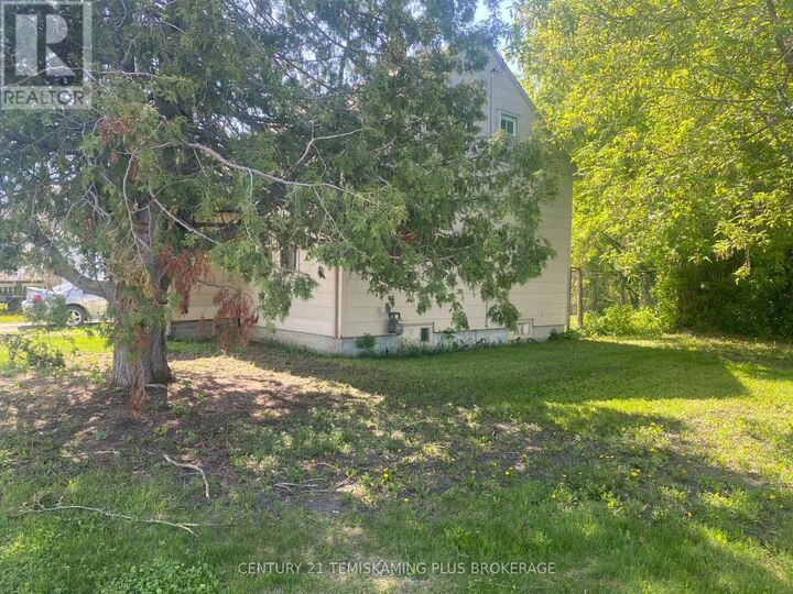 Property Photo:  408 Grills Street  ON P0J 1P0 
