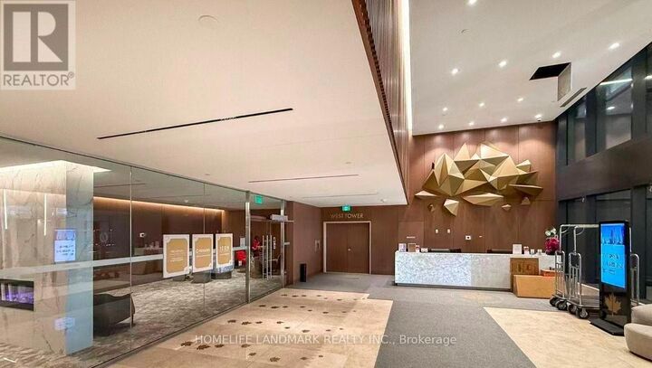 Property Photo:  1 Concord Cityplace Way 3802  ON M5V 0X3 