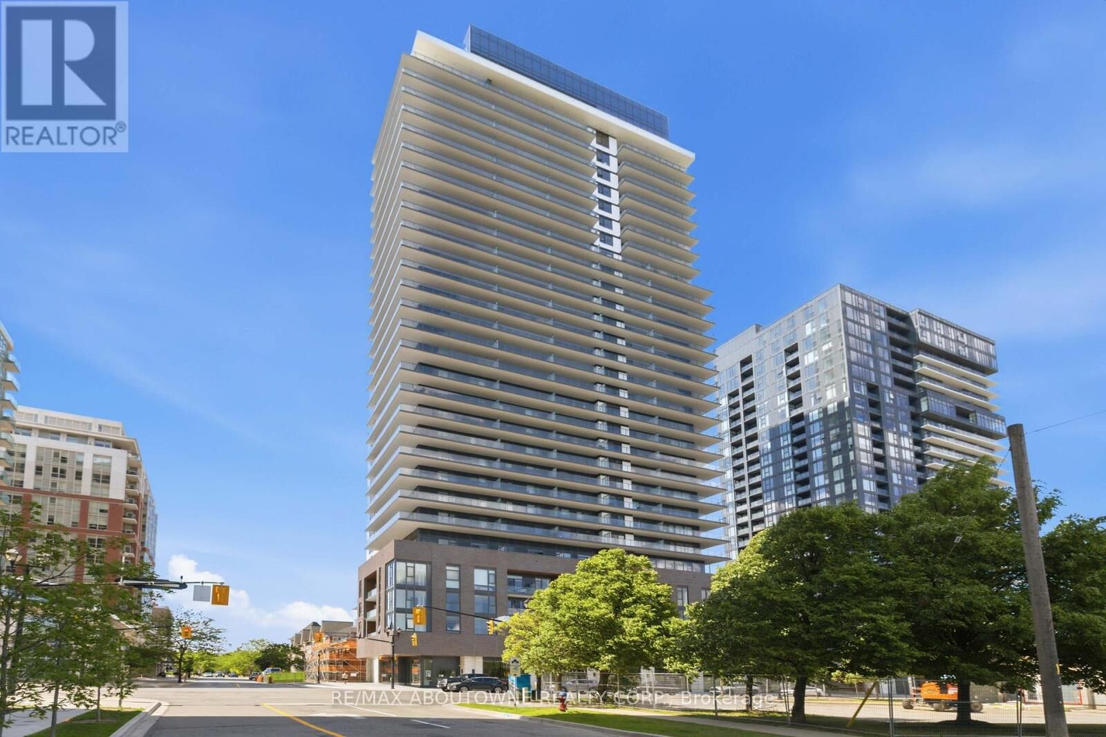 Property Photo:  2075 Lakeshore Road 1211  ON L7R 0H3 