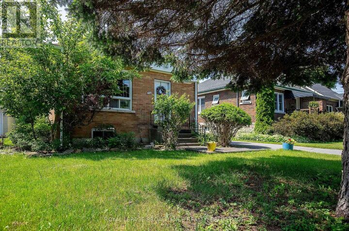 Property Photo:  238 Mack Street  ON K7L 1P7 