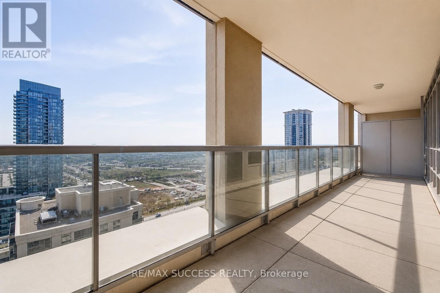 Property Photo:  4090 Living Arts Drive 2603  ON L5B 4M8 