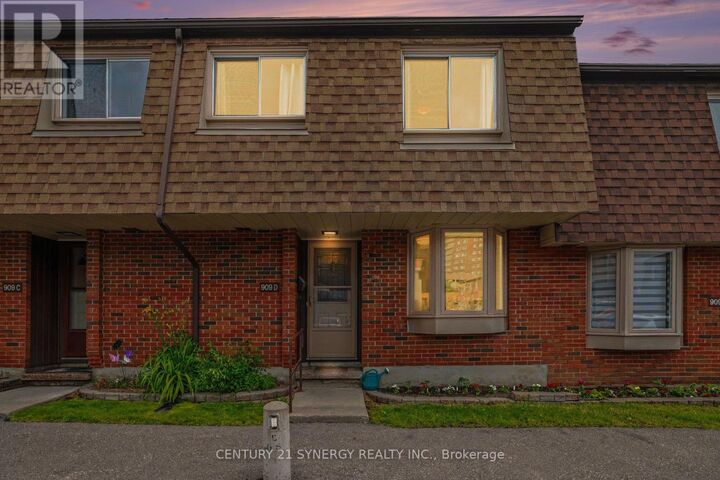 Property Photo:  909D Elmsmere Road  ON K1J 8G4 
