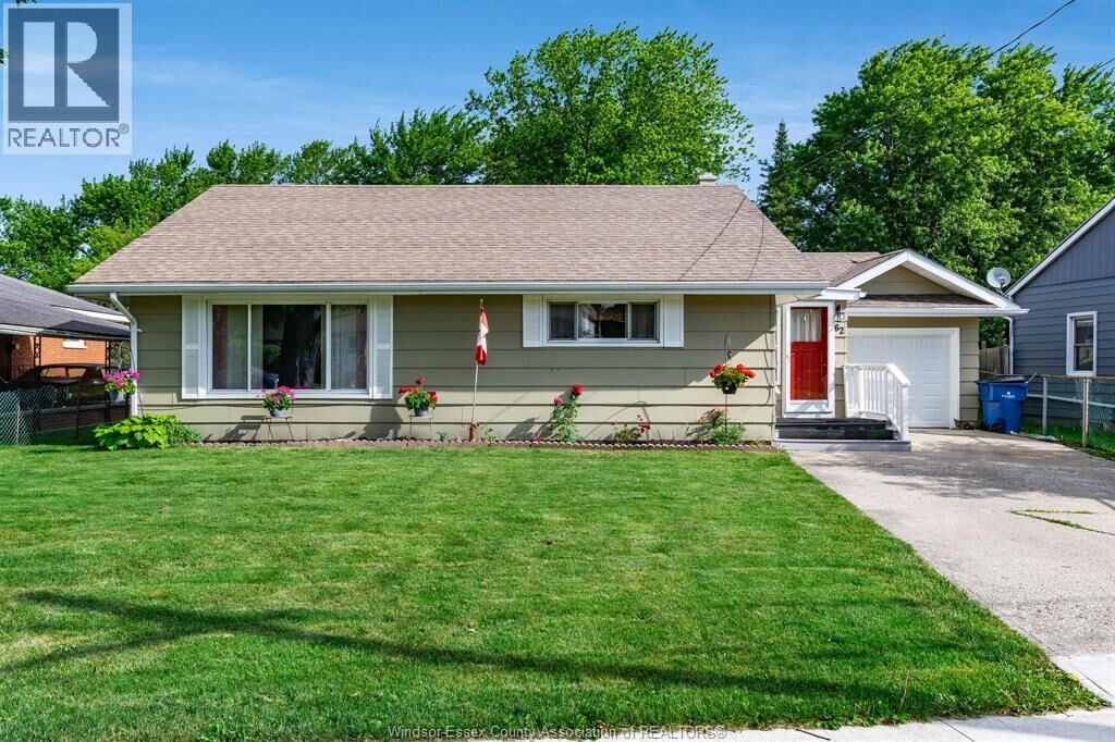 Property Photo:  62 Canal Street West  ON N0P 2L0 
