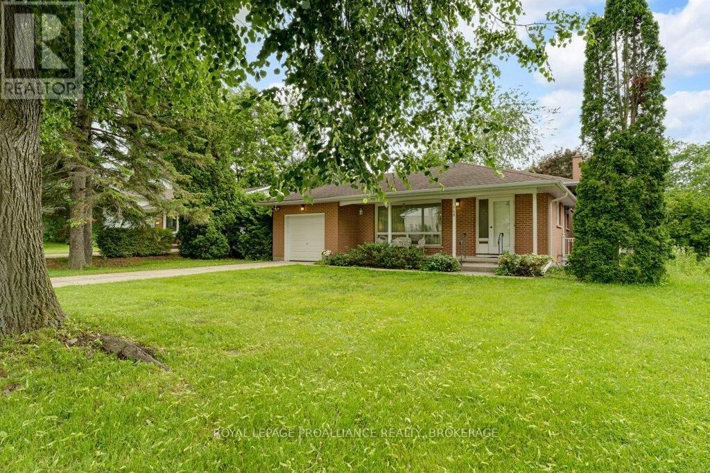 Property Photo:  148 Campbell Crescent  ON K7M 1Z5 